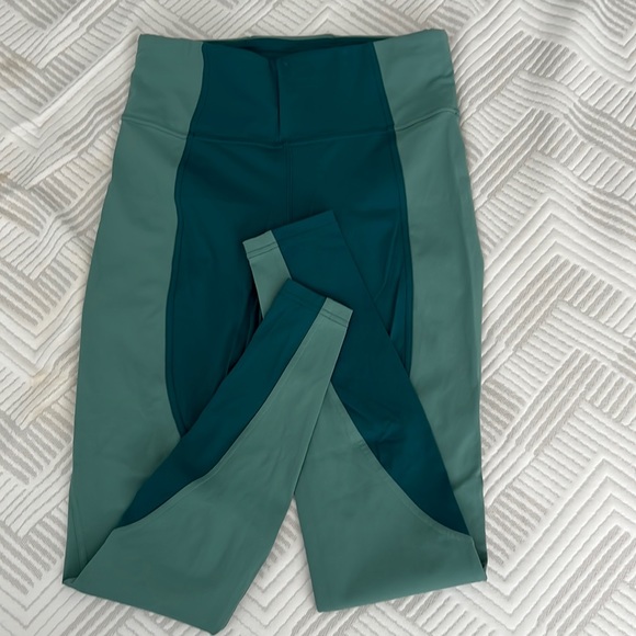 Lululemon leggings size 8 full length - Picture 1 of 3